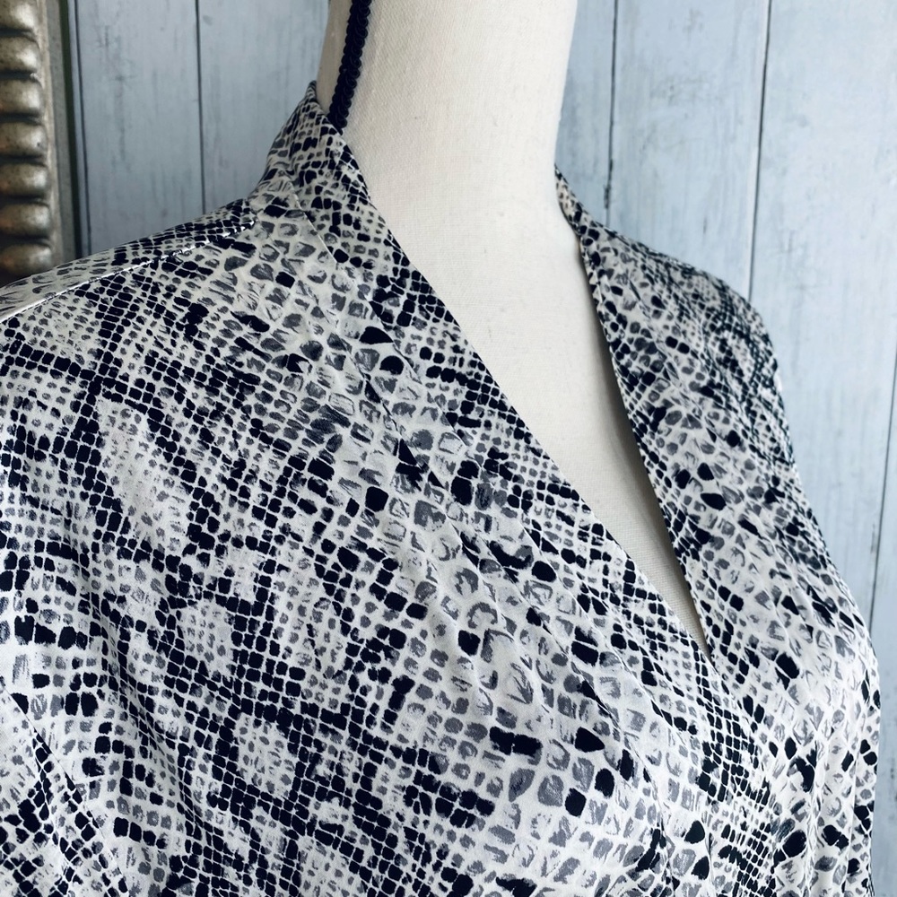 Good American Satin Python Duster - Picture 4 of 12